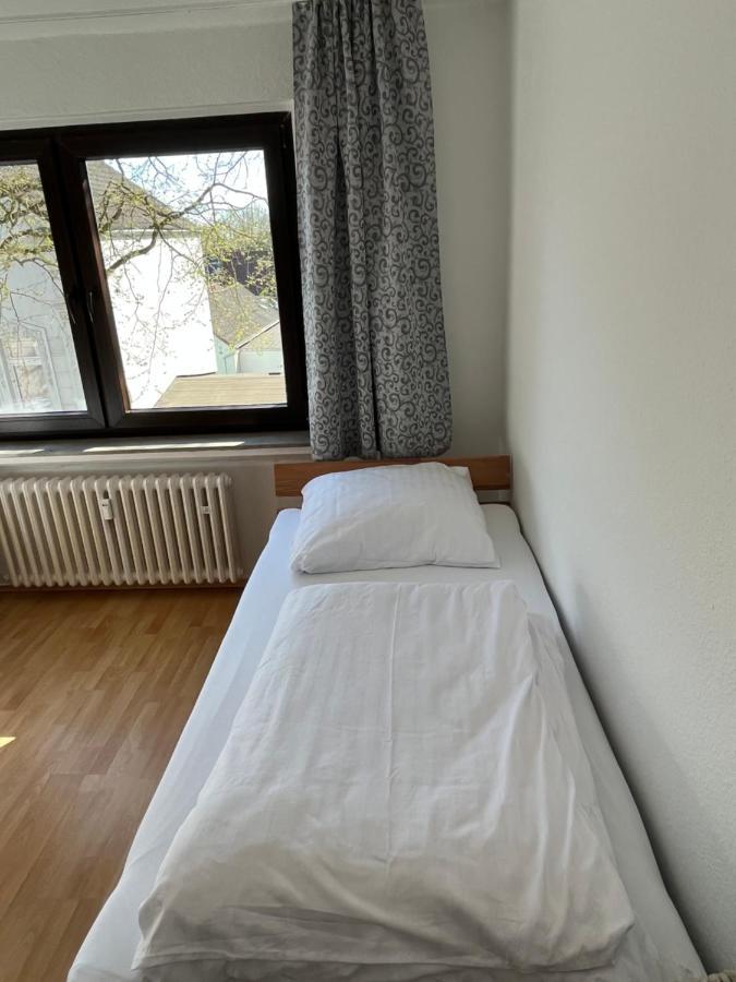 Zimmer Fuer Monteure, Handwerker Oder Reisende Эссен Экстерьер фото